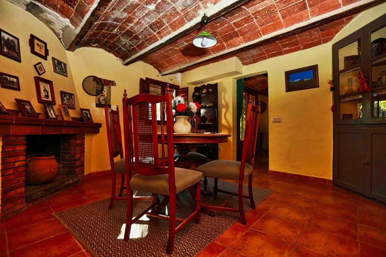 Casa rural exclusiva con 9 hab 16-25pax con piscina privada y BBQ cubierta Riudarenes  Exterior foto
