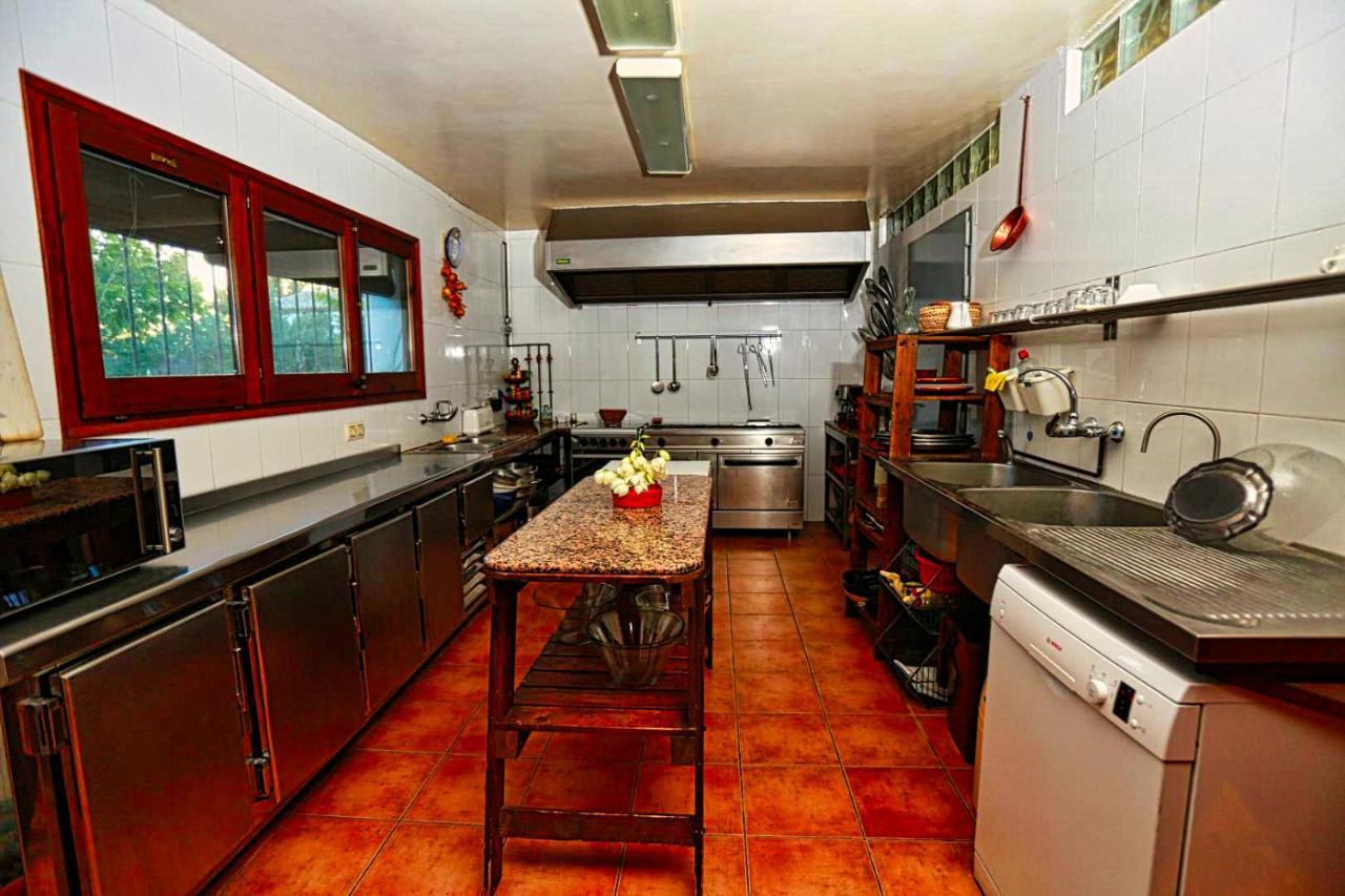 Casa rural exclusiva con 9 hab 16-25pax con piscina privada y BBQ cubierta Riudarenes  Exterior foto